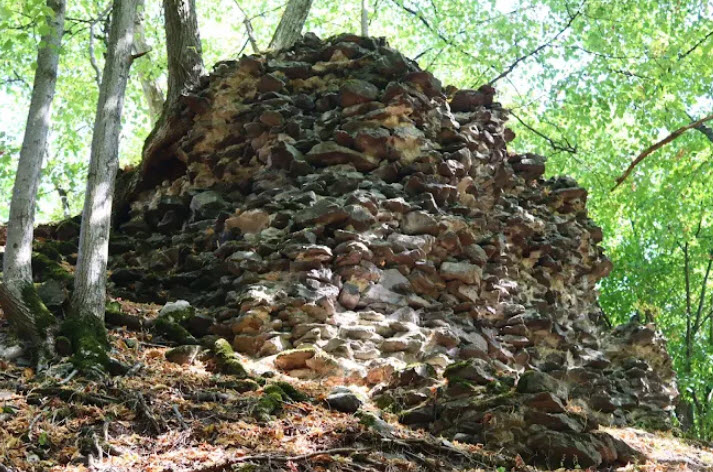 Amadé Várrom, Hungary